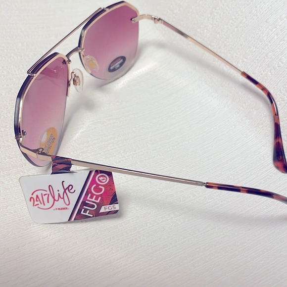 Fuego Fashion Aviator Sunglasses - Picture 4 of 4